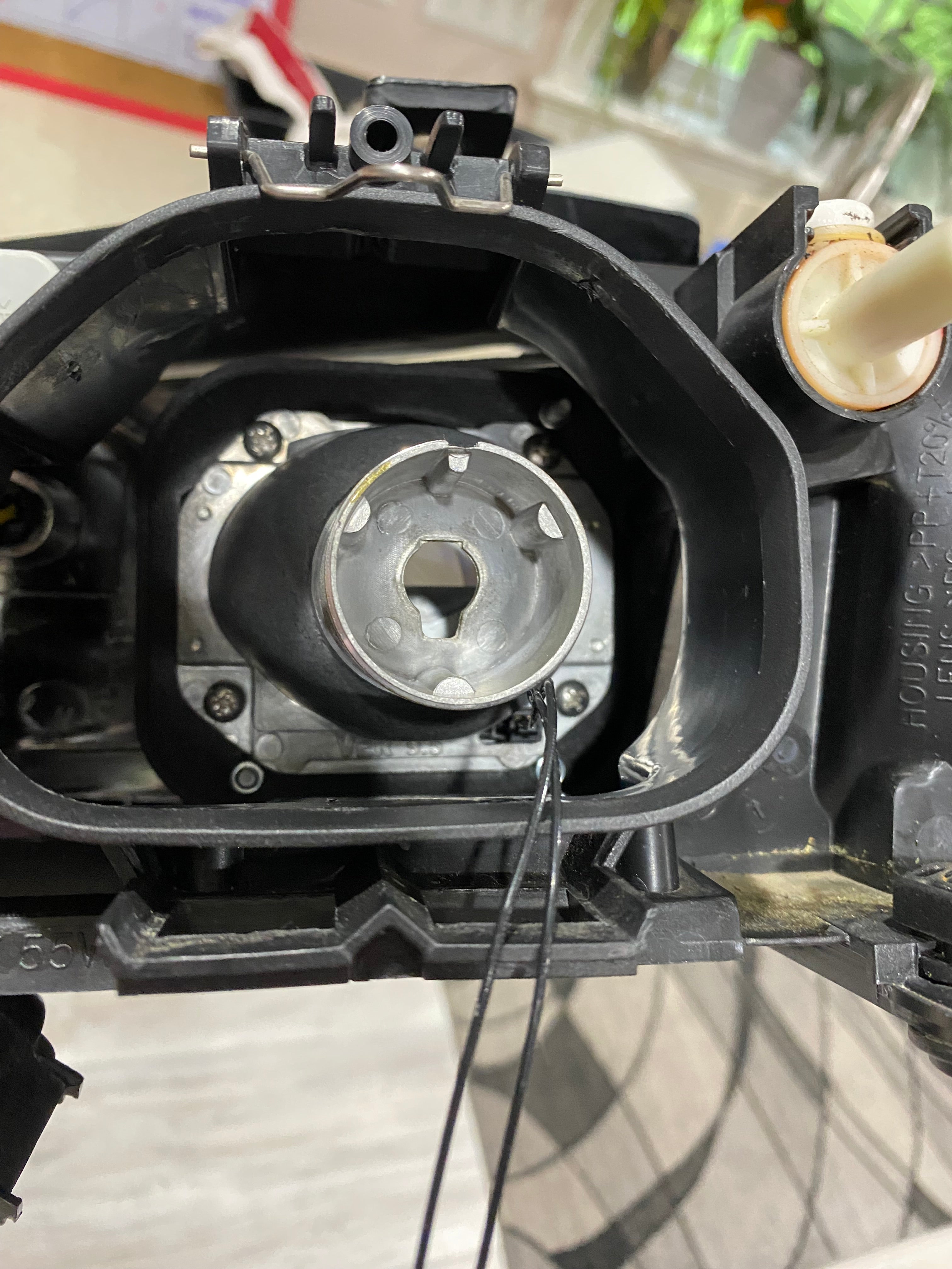 B5 Stock/Valeo Headlight Projector Retro-fit Brackets